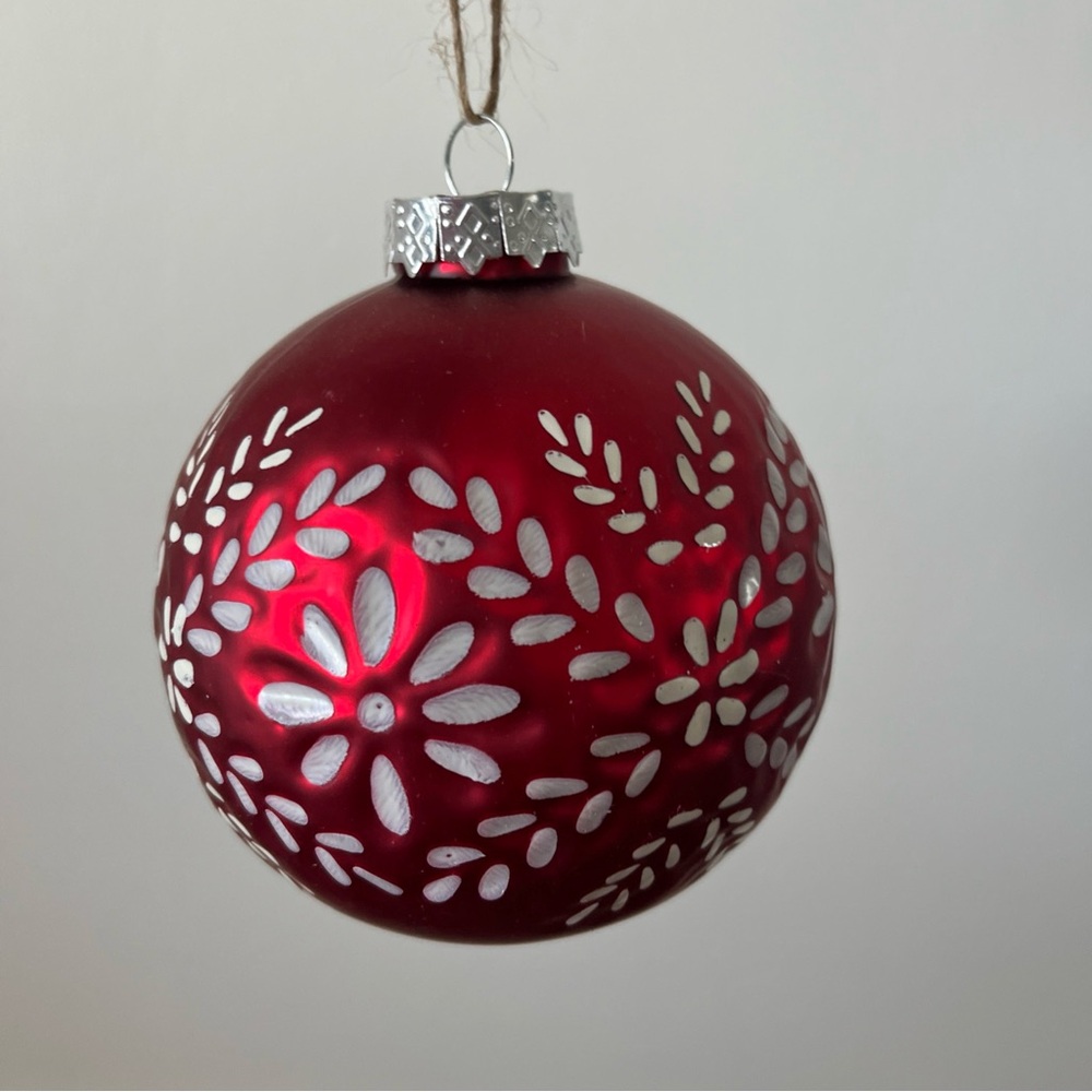 Pottery Barn Vintage Embossed Red Snowflake Ornaments Set 4 Large Glass Holiday